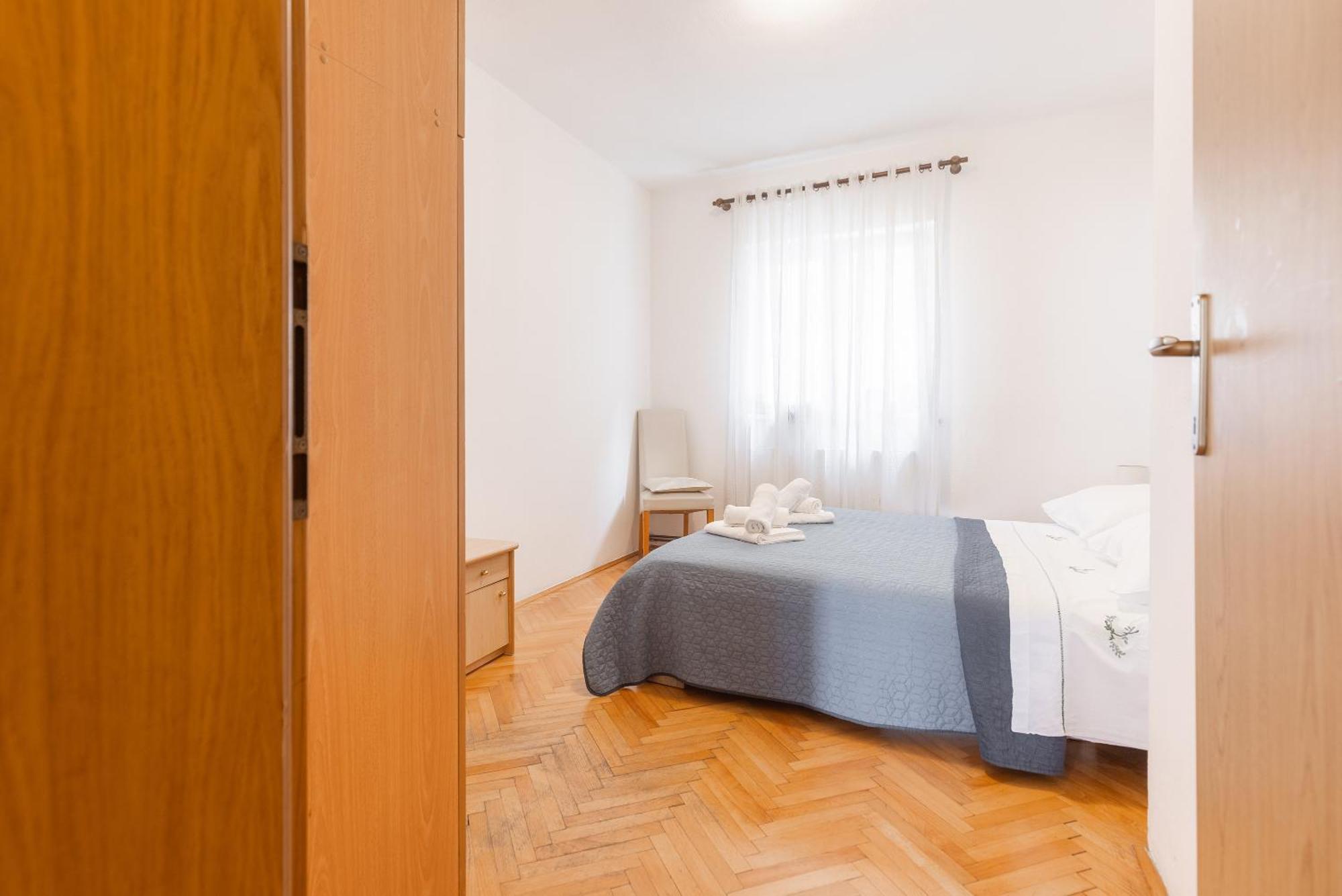 Apartman Nora Омиш Экстерьер фото