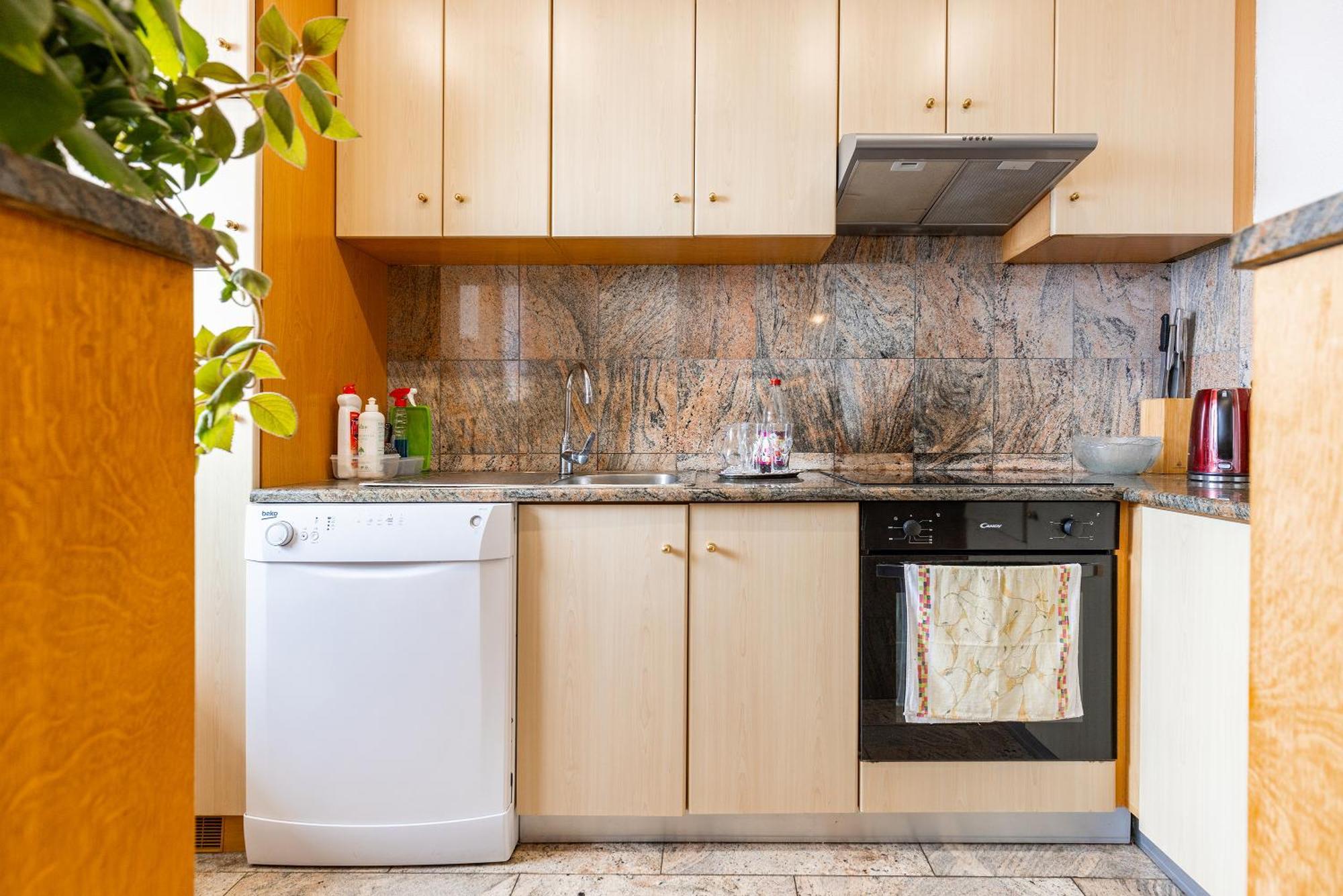 Apartman Nora Омиш Экстерьер фото