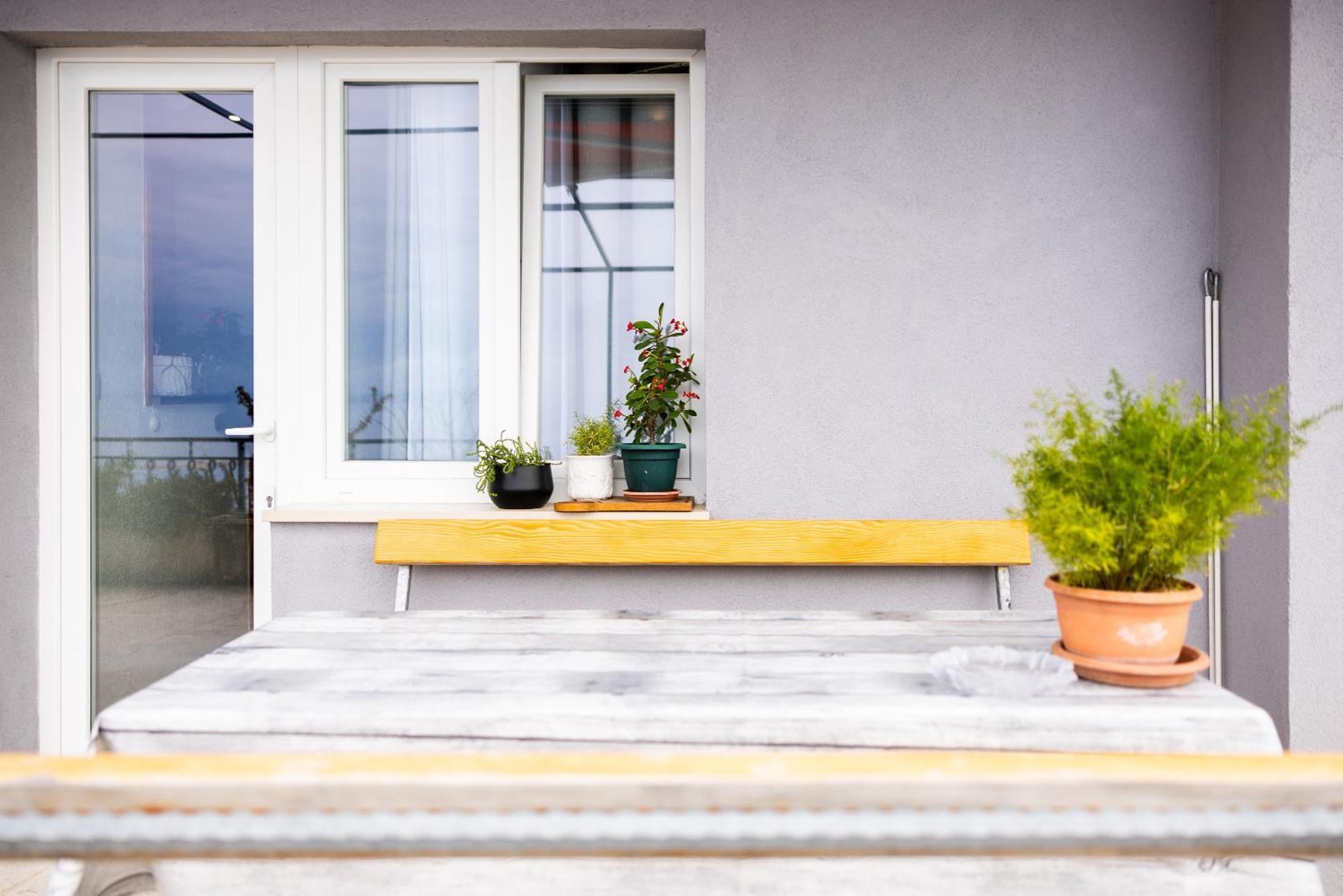 Apartman Nora Омиш Экстерьер фото